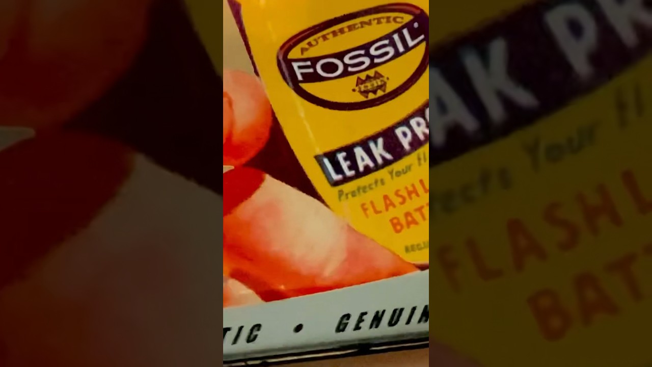 I love vintage tin containers & turning them into watercolor palettes. 