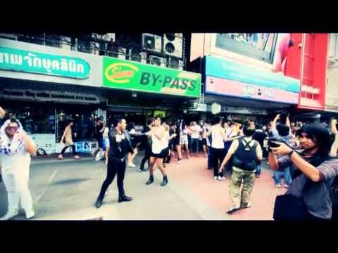 [Flash Mob] Minogue in Siamsquare by ม็อบสร้างสุข