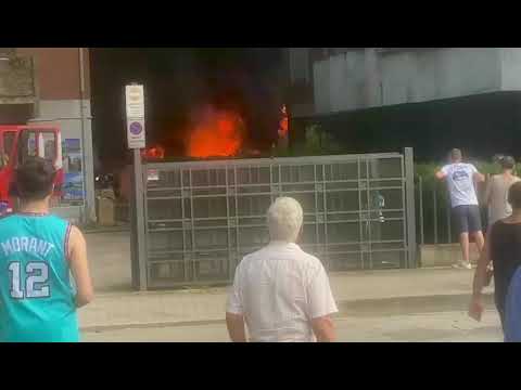 Cassino - Secondo incendio in 48 ore: officina distrutta dalle fiamme