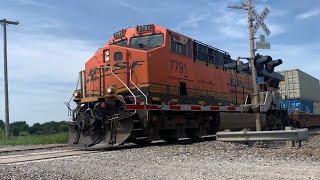 Nice 1x2 Stack train ft BNSF Warbonnet, SD70ACe Dpu!! BNSF Transcon: Emporia sub..08/07/2022