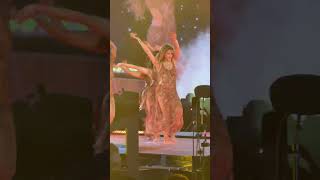 Shakira - hips don’t lie ( live from Rio de Janeiro )