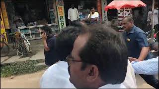Avanigadda lo janasena nethala pai Dadiki yatninchina YCP MLA Simhadri Ramesh Babu