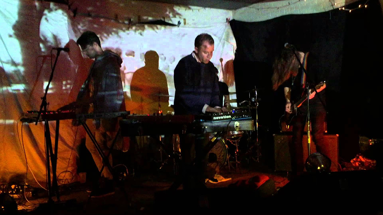Weird Owl perform "Interstellar Skeletal" and "Flying Fortress" at Alphaville