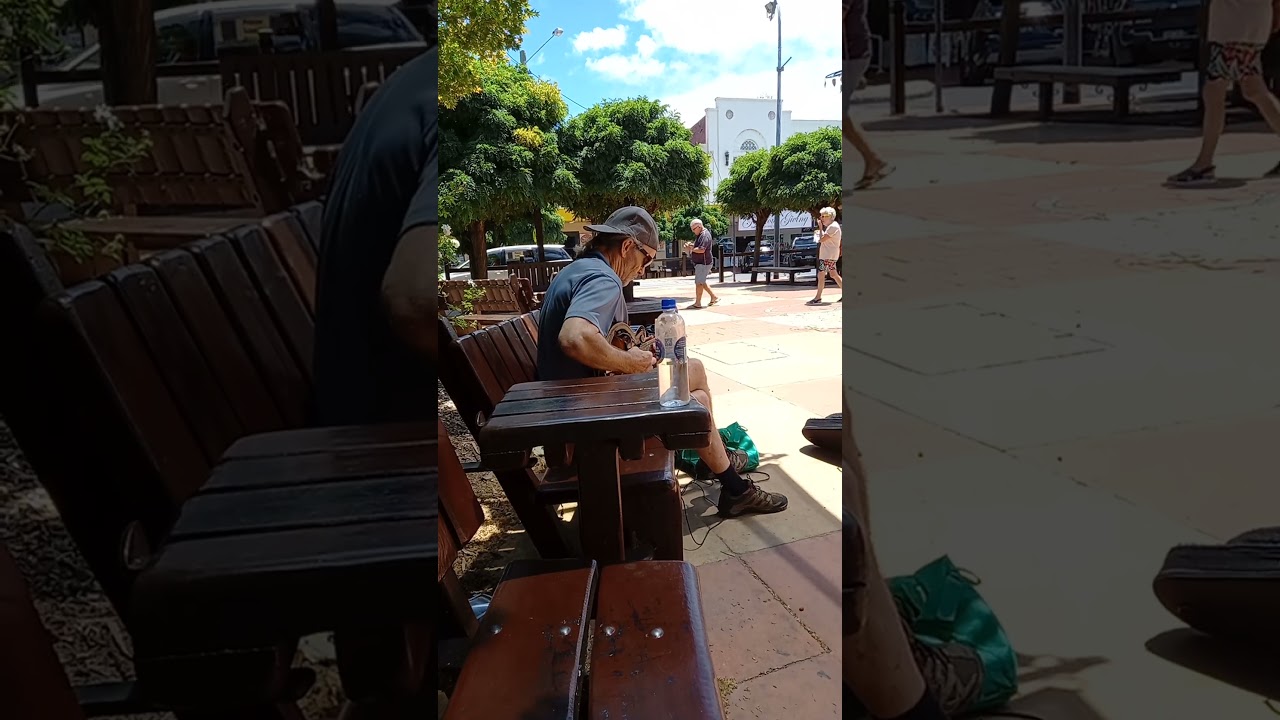 Flamenco mandolin busking  (Rio Ancho)