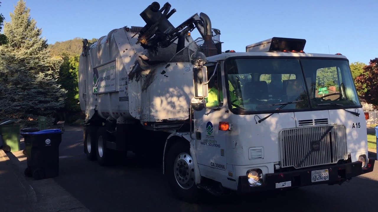 WXLL Volvo Heil Co-Collector -Garbage Truck