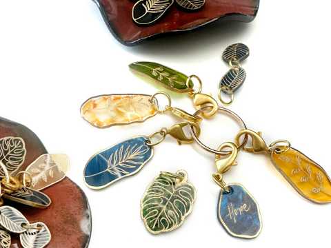 Make your own shrink foil jewelry