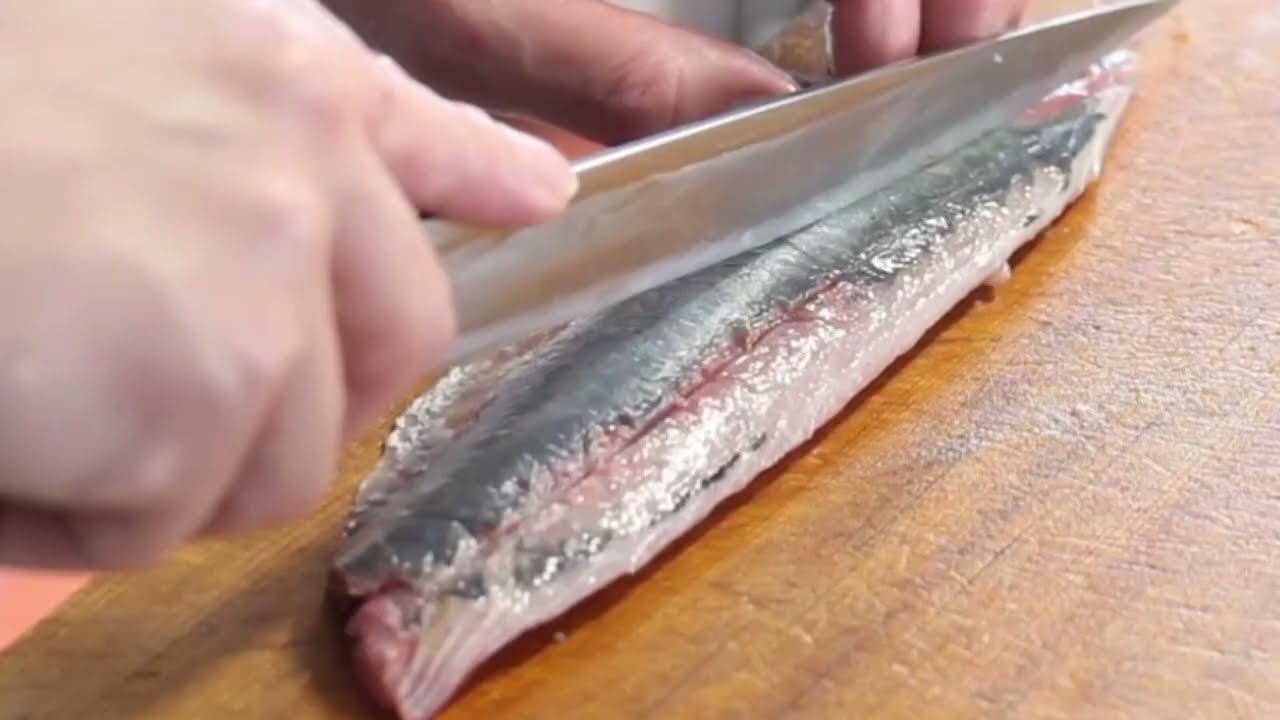 How to Cut Sashimi Properly | Japanese Knife Technique for Better Texture