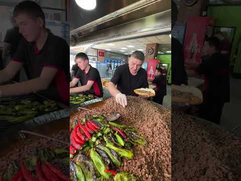 سندويش لحم من مطعم شعبي في تركيا