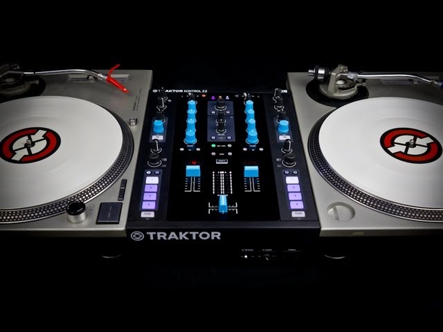 Native Instruments Traktor Kontrol Z2 DJ mixer walkthrough & demo 