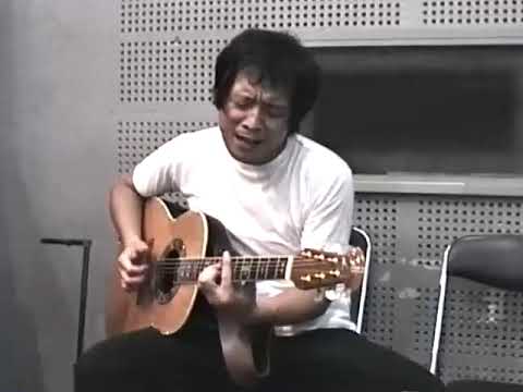 Eikichi Yazawa sings “Hikishio” for Danny Hull at rehearsal before tour Sept.  ‘94￼