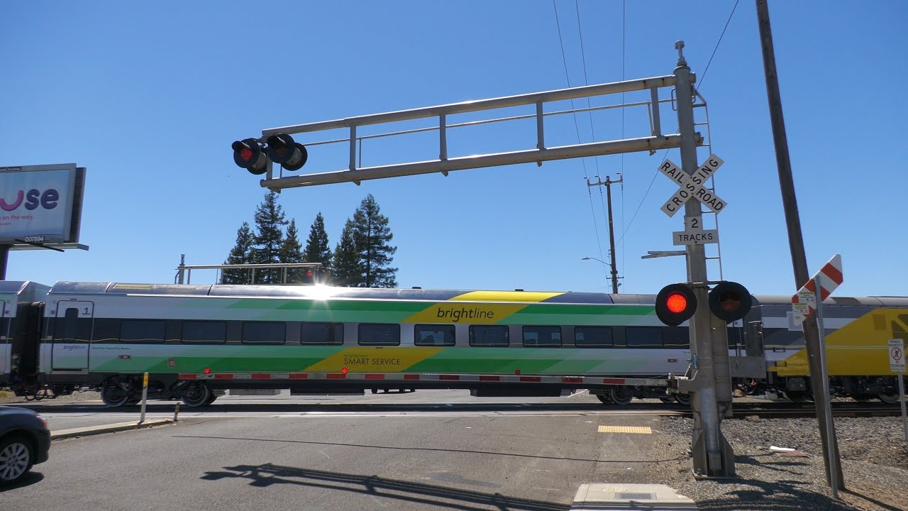Brightline Double Set Train Delivery Pickup UP 8704 North, 14th Ave