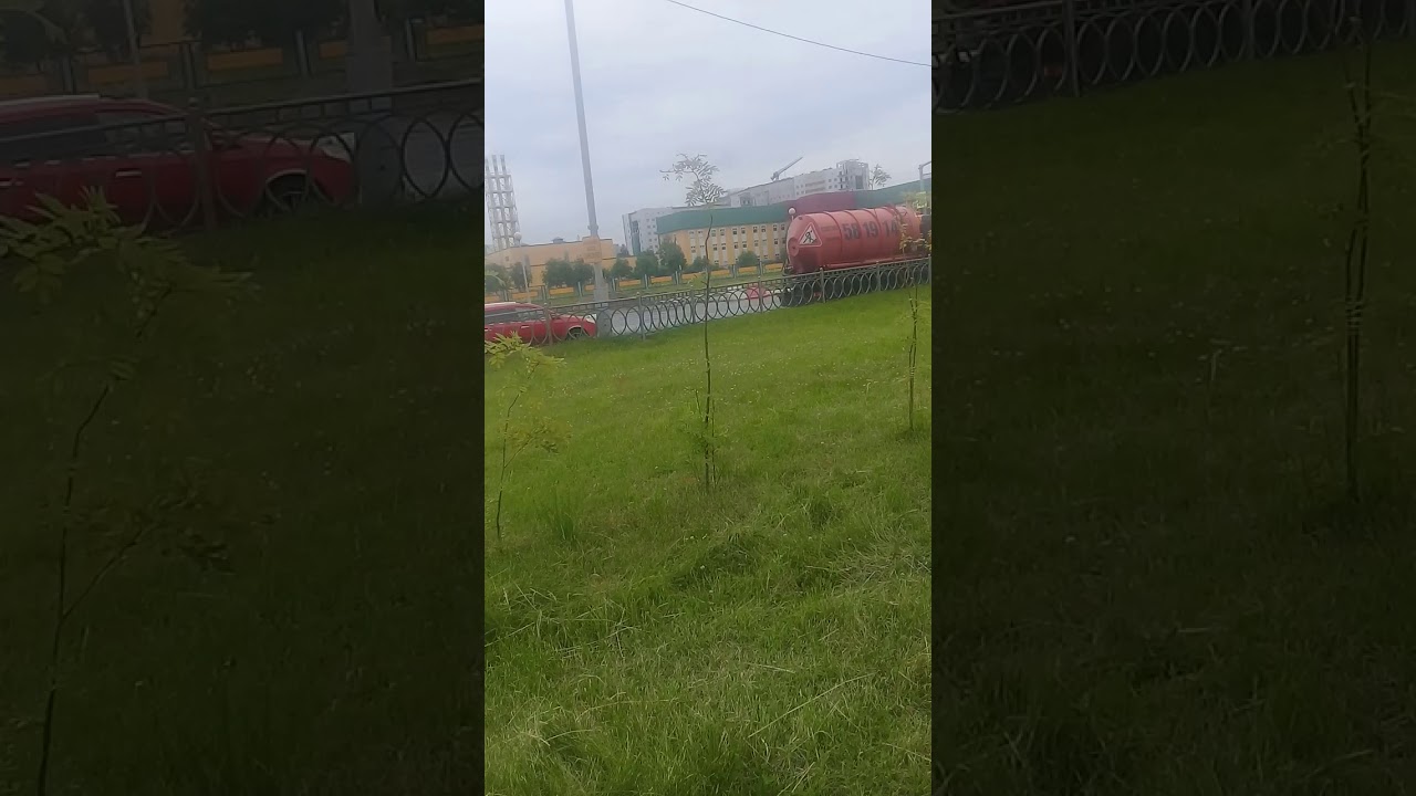 Камаз желтого цвета