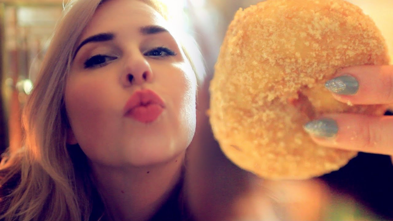 Cayleigh Maloye Eats a Donut