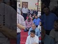 "مش قادر يرفع راسه".. حزن شديد يظهر على أحمد حلمي داخل المسجد قبل صلاة الجنازة على والدته