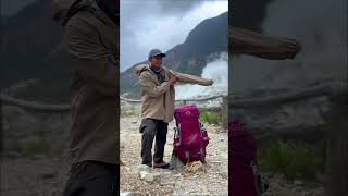 Gunanya jas hujan ketika mendaki #hiking #mendaki #safty #shorts