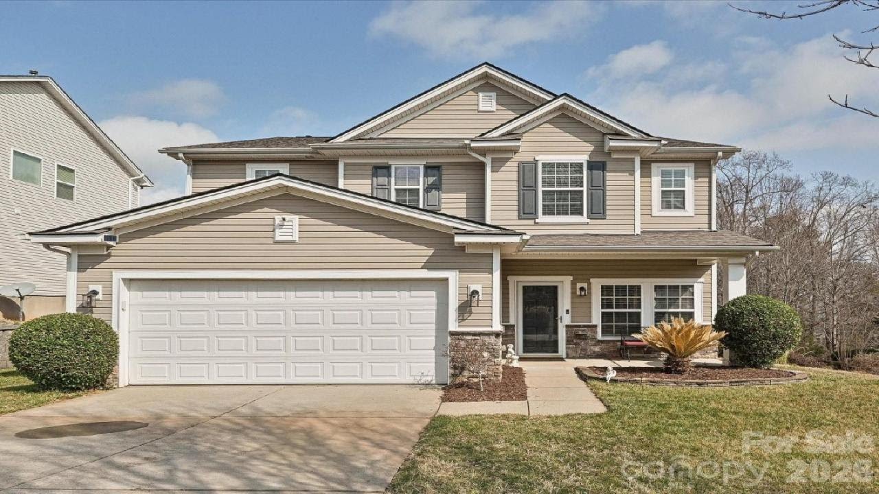 709 Ivy Trail Way, Fort Mill, SC Presented by Amy Barrow.