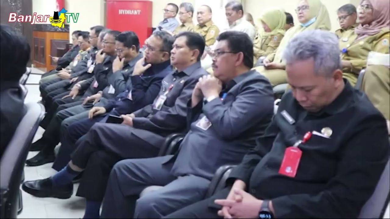 DPRD KALSEL SETUJUI DUA RAPERDA STRATEGIS DALAM RAPAT PARIPURNA