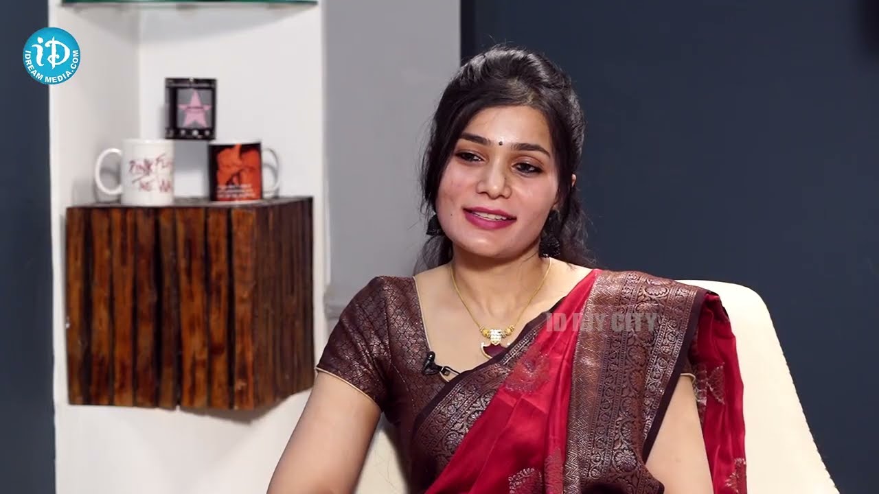 Последнее интервью сотрудницы полиции Моуники с журналисткой Анджали | Последние новости от Моуни...