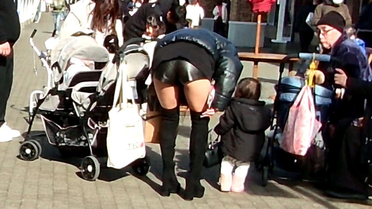 Вид на твердую спину мамы 064