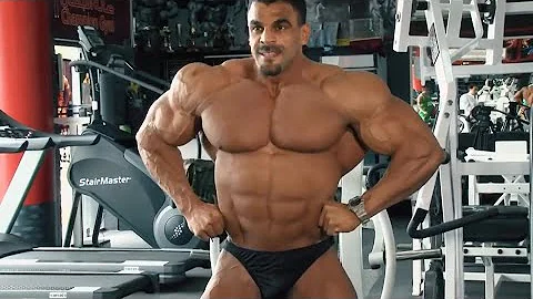 Saudi huge bodybuilder Tayseer Al Khalfan