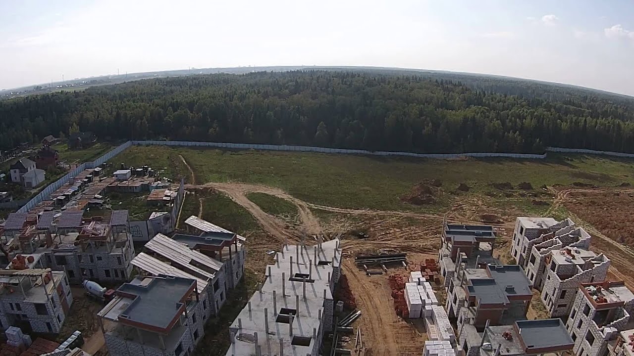 Микрорайон новый белгород. Семиверхая башня васнецов. Баку белый город 2021. На площади красной под небом кремля. Белый город последнее видео.