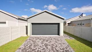 3767,1 20 A Willow Road, Fairview Staged
