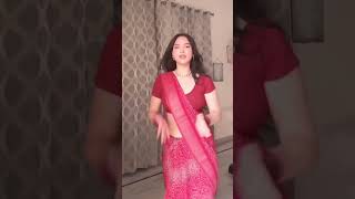 Meri itni see hshrt hai 👀🙈 #lovesong #viral #dance #girldance #shorts #lovesongbeautiful #butterfly