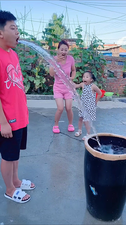 ASMRAMERICA'SCANDYORIGINALDUBBLE BUBBLE GUM FLAVORS) AND😅🤣😆😁 water#shorts #water💦💦🏊‍♀️🏊🏊‍♂️