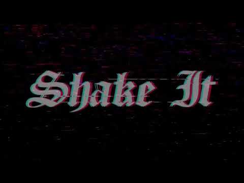 Putar No Comma - Slayyyter