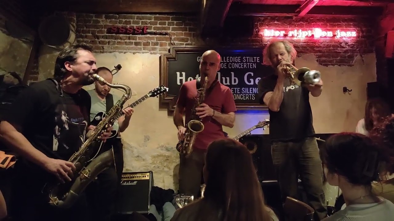 Colyalcolor + Bart Maris 