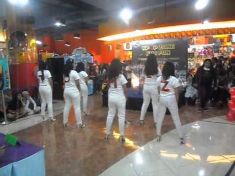 [130707] APink 에이핑크 - U You (Intro), Tell Me, NoNoNo, Hush (with Gentleman) Covered by APearl