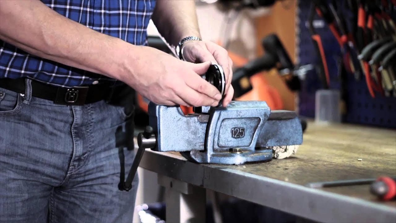 Come cambiare il cuscinetto della tua troncatrice Cut-n-Break