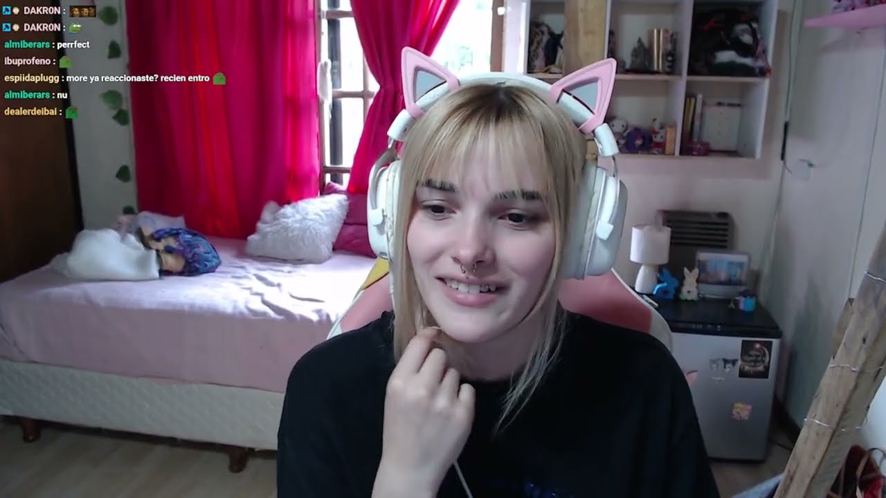 REACCIONANDO A OUTFITS ✨ 🏆GRINDEANDO ✨ !ds !wapo !love