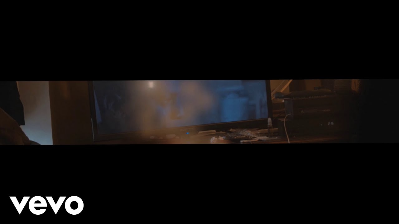 Sleduj Young Zero - Paper (Official Music Video) na YouTube