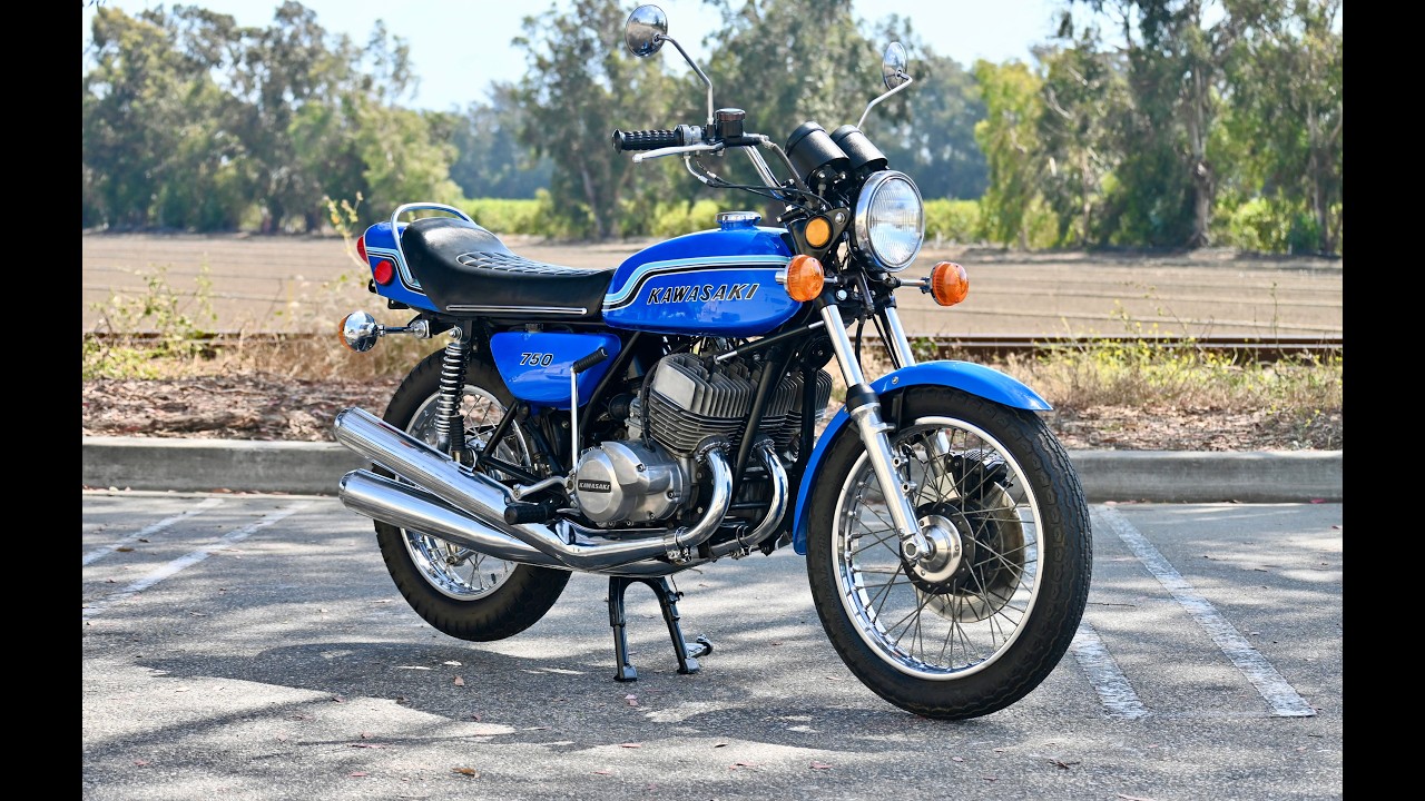 あお 1972 Kawasaki 750cc 2-stroke H2 Mach IV - Classic Avenue