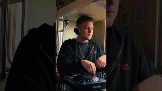 id: only one 1 / rici tiki tavi