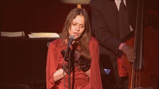 Fiona Apple – I Walk A Little Faster (LIVE), music by Carolyn Leigh/Cy Coleman