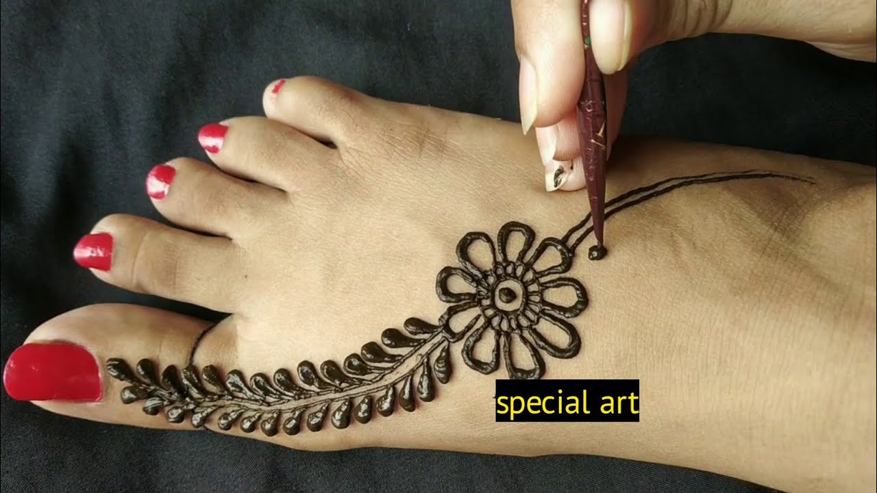Arabic Feet 👣 design Hope you like it 🌿 Follow @mehendi_4u 👈 for more  mehendi pics & videos 👈👈👍💕 . Tag your friends would are like this👭👫…  | Instagram