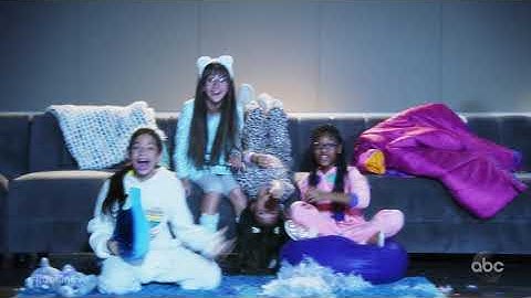 Couch - Dick Clark's New Year's Rockin' Eve with Ryan Seacrest