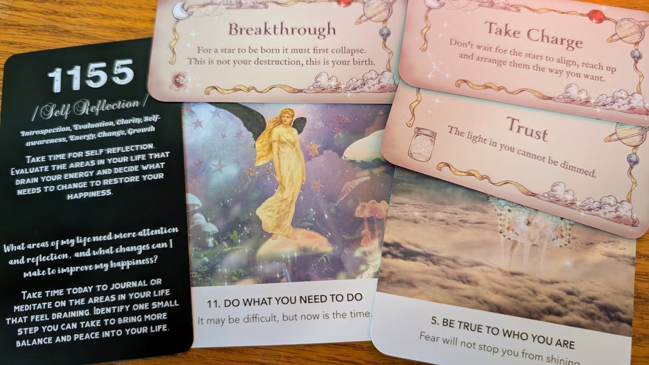 Self reflection journaling prompts upon entering the new year 2026 ✨ Collective Tarot Reading ⚖️🌌🌕