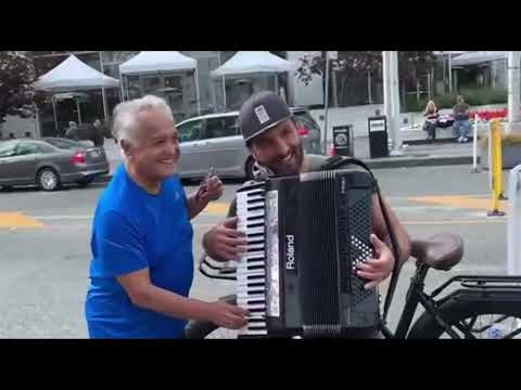 Anoushiravan Rohani with a Street Player in Vancouver Canada انوشیروان روحانی با نوازنده خیابانی
