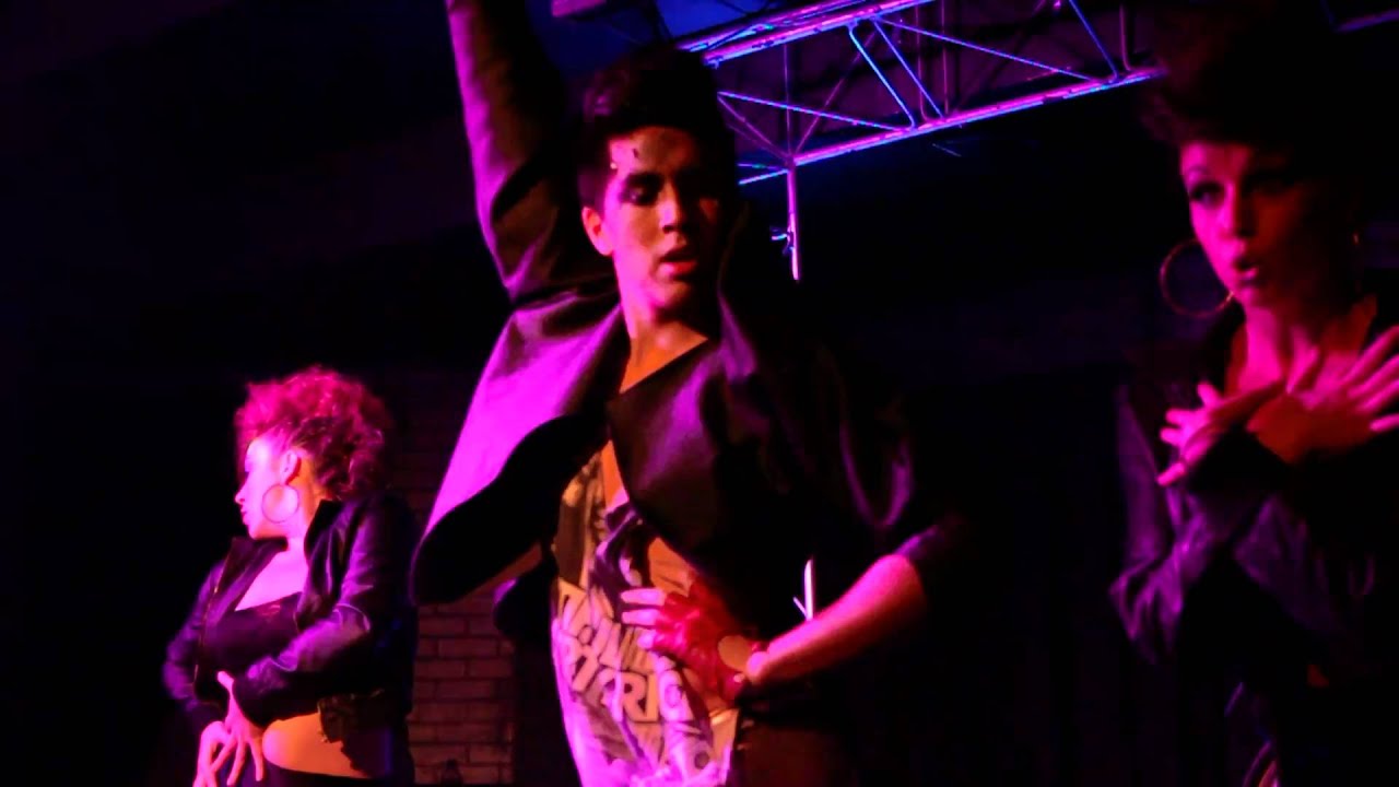 WHICH WAY Shawn Live performance TIme Square (NYC)