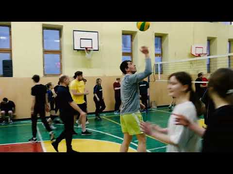 видео: Волейбол с родителями