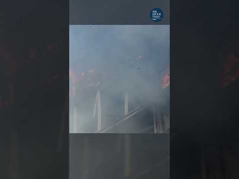Video Un attacco russo contro la città ucraina di Zaporizhzhia ha provocato almeno due morti e nove feriti