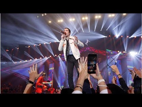 蕭敬騰高雄演唱會緊急通知！硬體掉落延後二小時開場