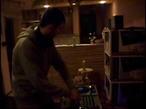 techno strikes back mixed by uli.mpg