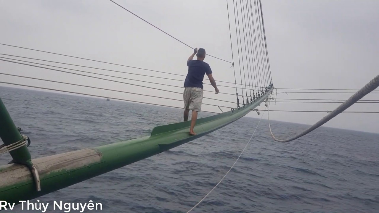 RA GANH SÀO tầu MÀNH CHỤP vỏ gỗ 23 TỶ - Làng Cửa Biển