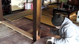 【これぞプロの技!】 塗装職人による柱の塗り方 ~ Japanese House Painter 【これぞプロの技!】 塗装職人による柱の塗り方 ~ Japanese House Painter