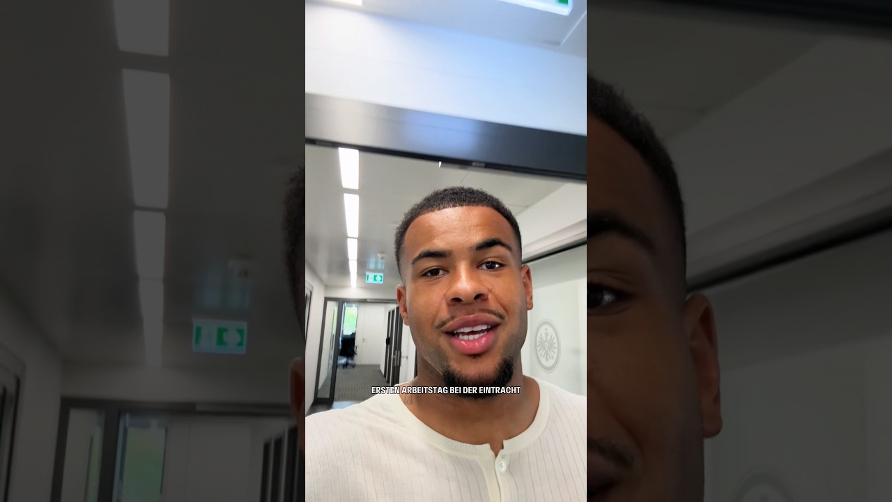 first day in noahs new office 🤳