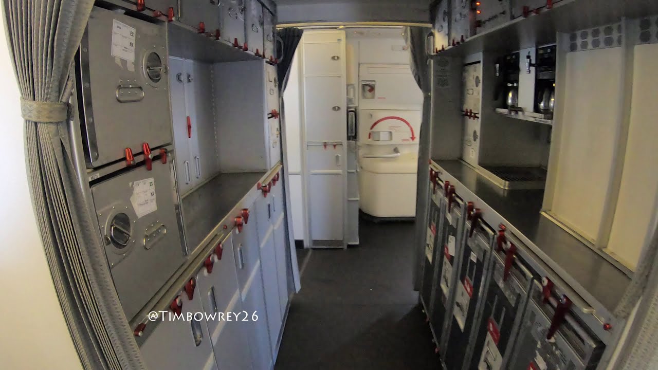 Captains Walkaround In/Outside Boeing 777-300/ER
